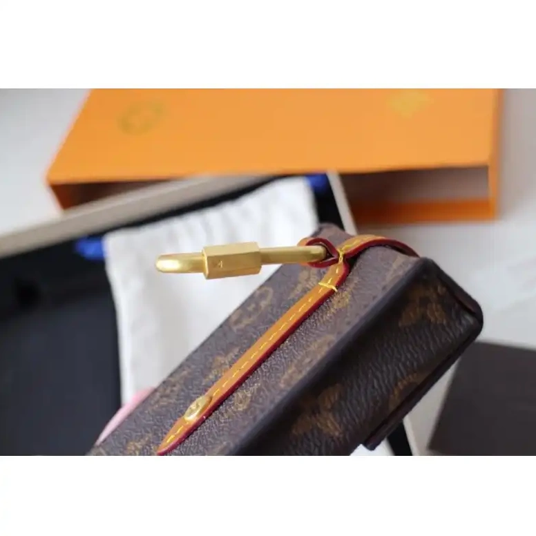 Official Brother Sam LV 19B570175 Bags 0819